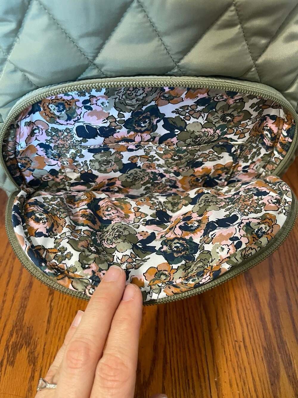 Vera Bradley UltraLight Compact Backpack in - Picture 3 of 9
